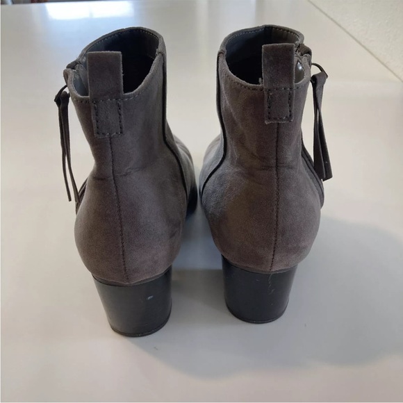 Old Navy Womens Gray Suede Ankle Boots sz 10 heels - Picture 4 of 8